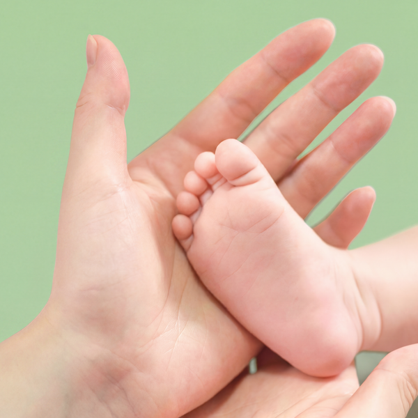 Hoe houd je de huid van je baby zacht en gehydrateerd in de winter en zomer